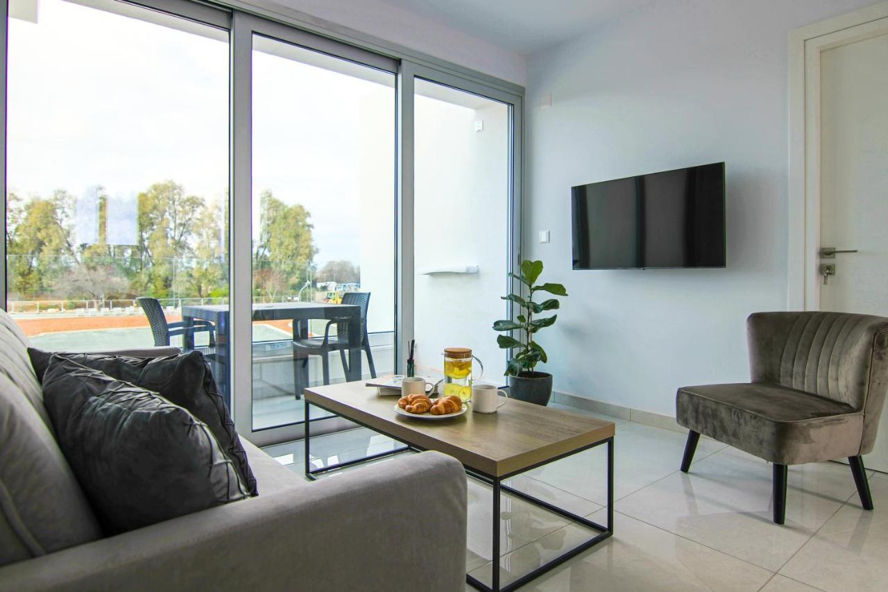 Phaedrus Living - Seaside Executive Flat Harbour 205 Διαμέρισμα