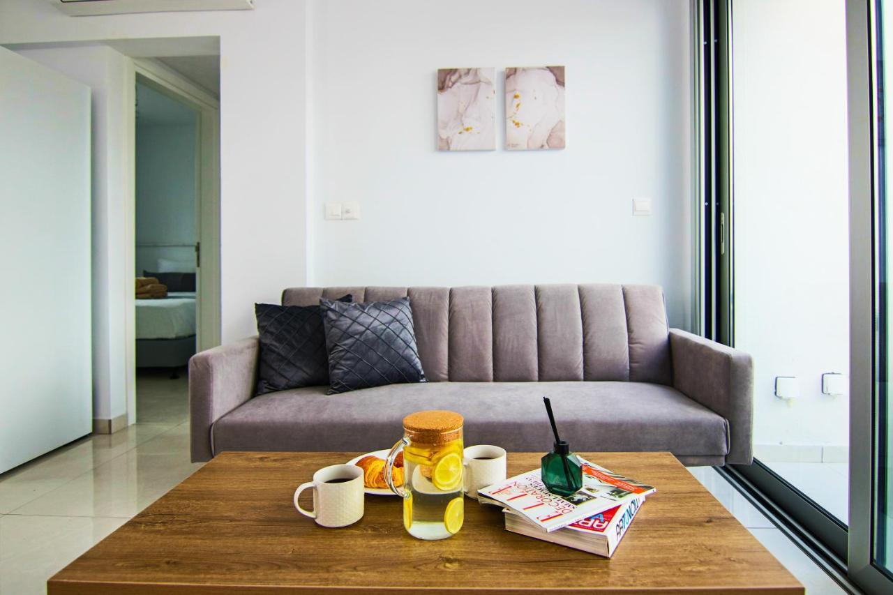 Phaedrus Living - Seaside Executive Flat Harbour 205